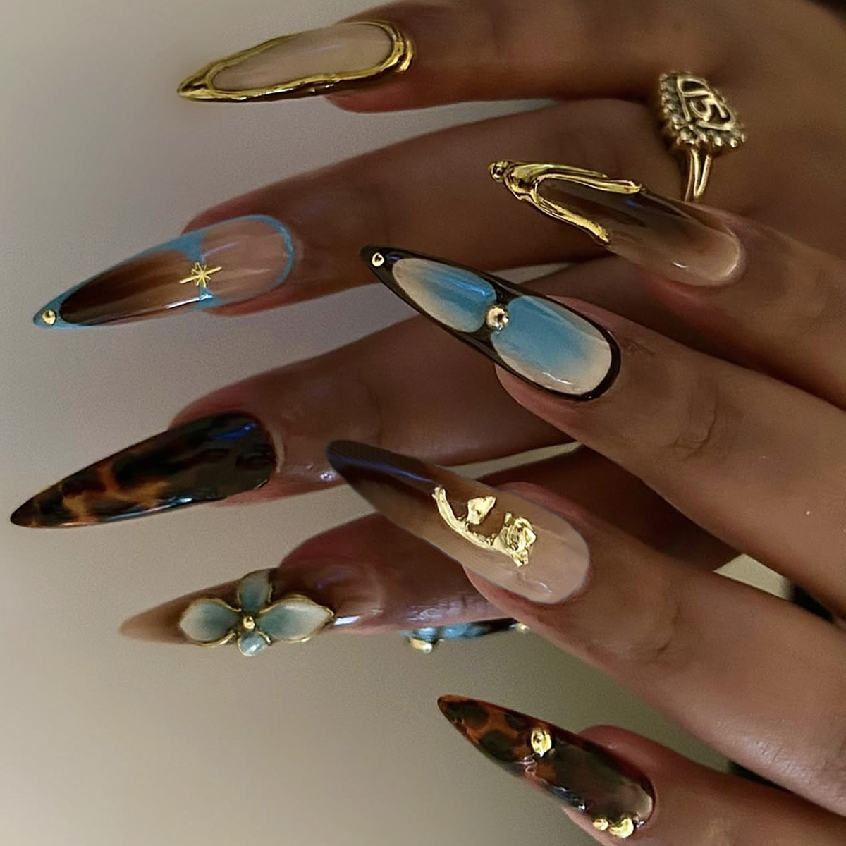 ตามที่แสดง