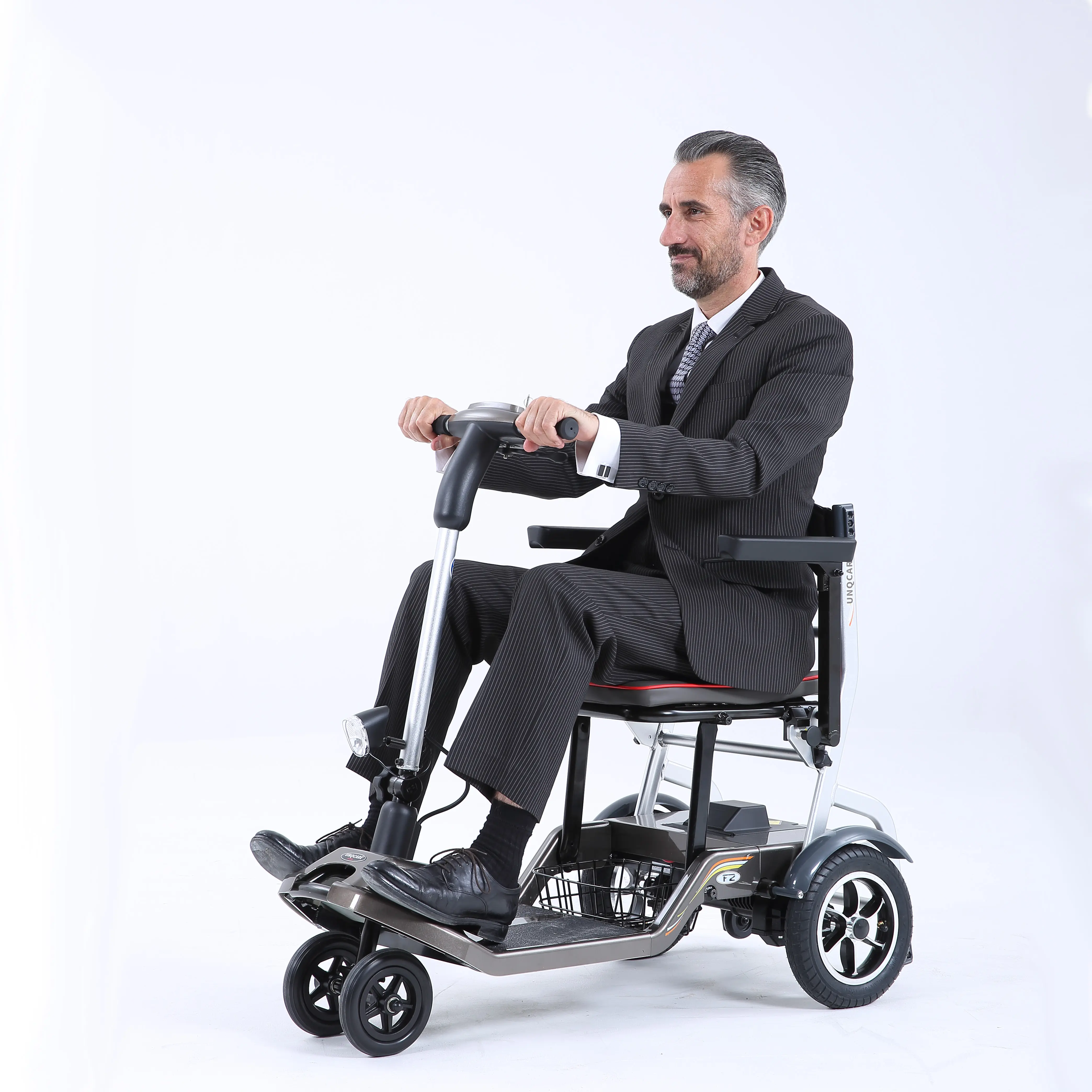 Scooter elettrico per mobilità per adulti a 4 ruote pieghevole leggero per disabili
