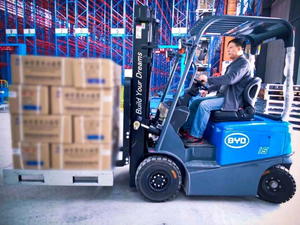 Carretilla elevadora telescópica completamente automática BYD Manual utilizada para el manejo de carga descarga apilamiento clasificación puertos aeropuertos estable - Product Image 5
