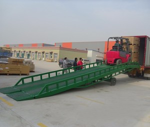 Container Entlade plattform Gabelstapler Container Rampe Lager Logistik Handling 8 t 10t hydraulische Lade brücke