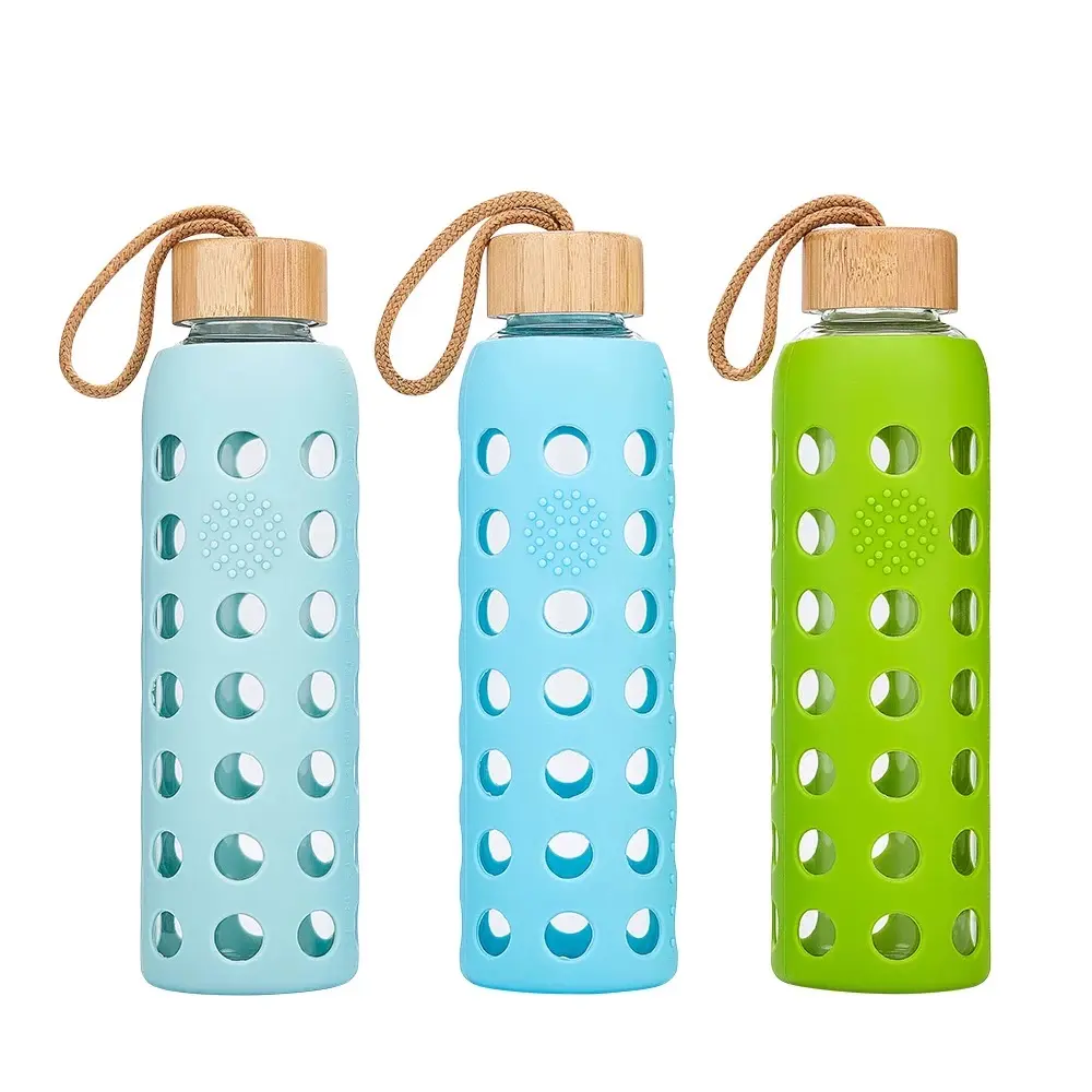 Botella de agua de vidrio con Diseño de manga de silicona, borosilicato personalizado, muestra gratis
