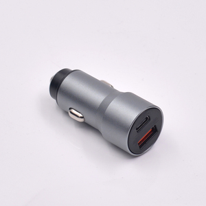 Sıcak satış özel orijinal süper hızlı 63W Usb C güç hücresi telefon adaptörü Dc Mp3 çok araba Laptop için 12 V şarj - Product Image 1