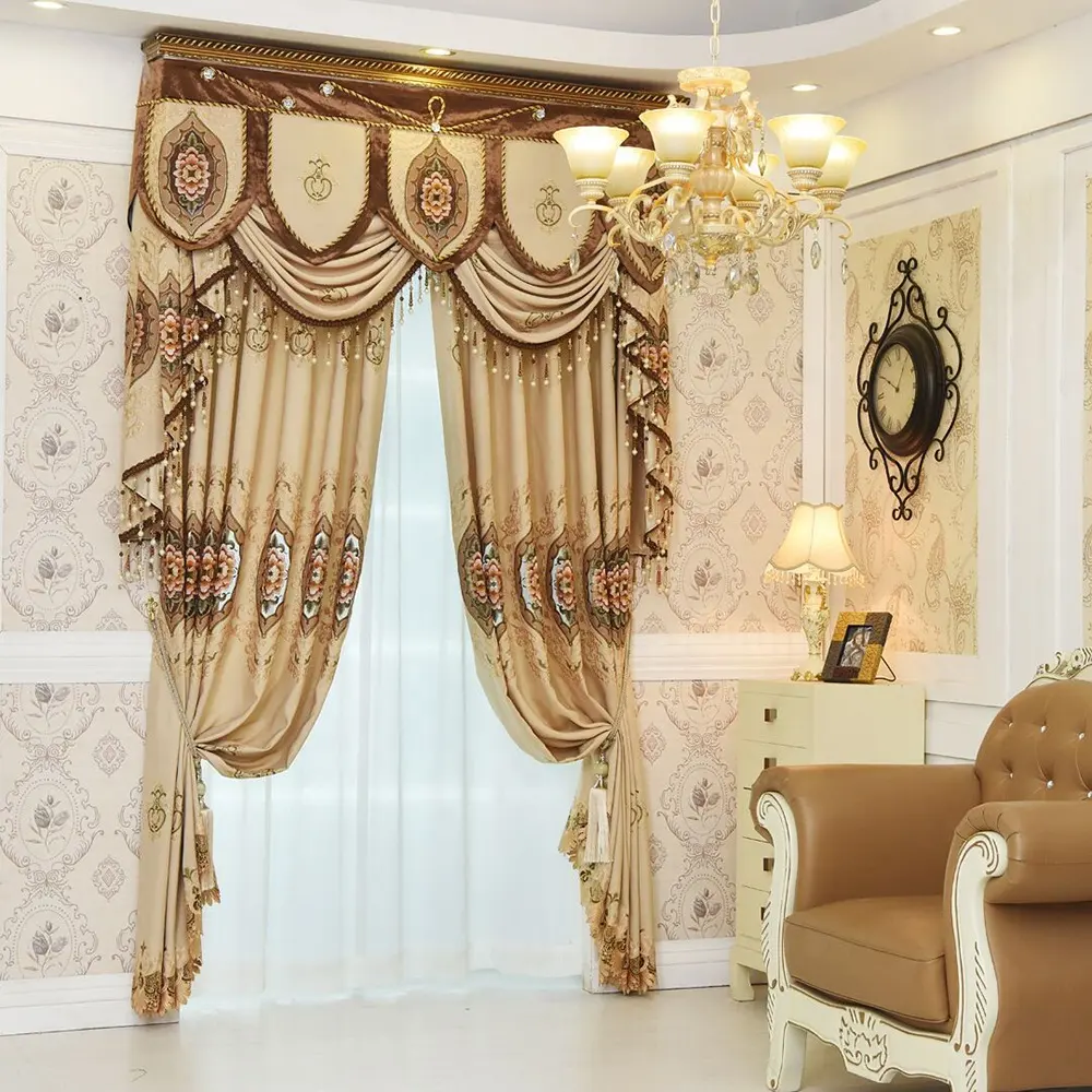 Dernier décoratif personnalisé au détail luxe maison jacquard fenêtre cantonnière rideau pour le salon USA or rideau conceptions usine
