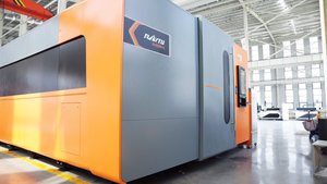 Fiber Laser Cutting Machine 3000w 6000w with Double Table and Protective Cover <strong>Programming</strong> - Product Image 2