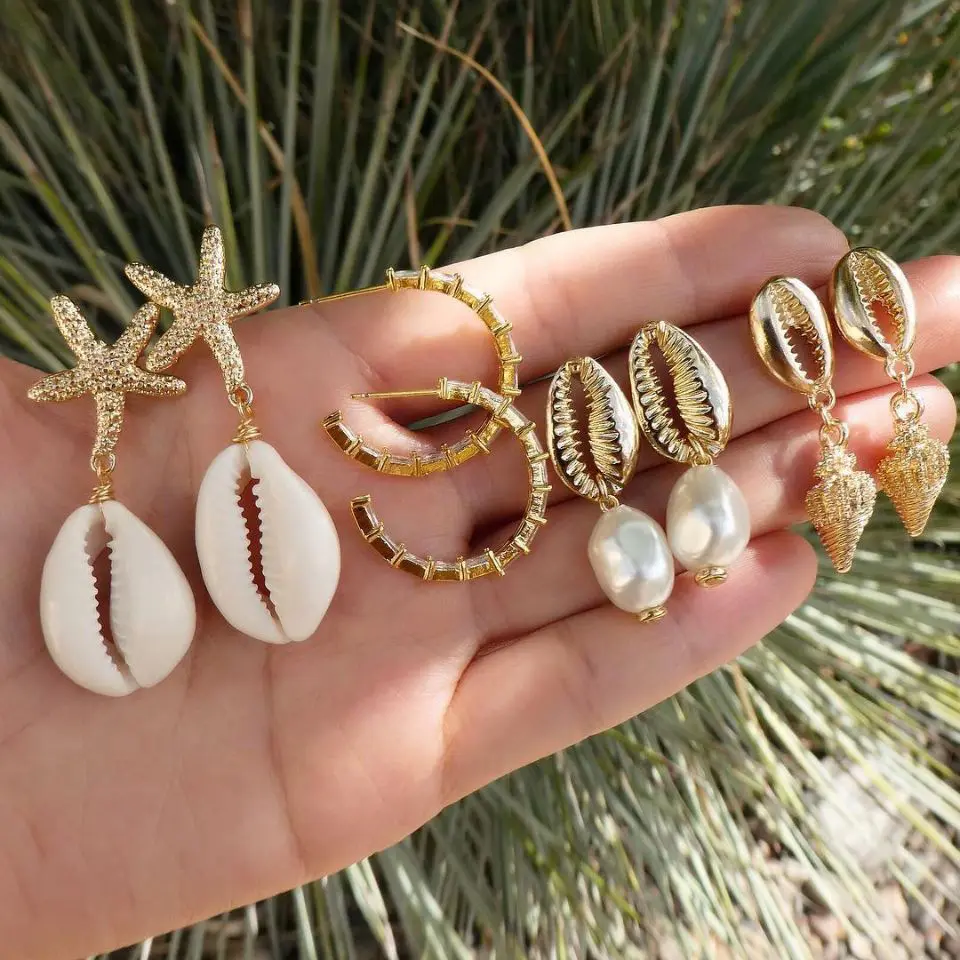 Pendientes colgantes bohemios elegantes a la moda, pendientes de gota de perlas colgantes barrocos chapados en oro de concha marina Vintage