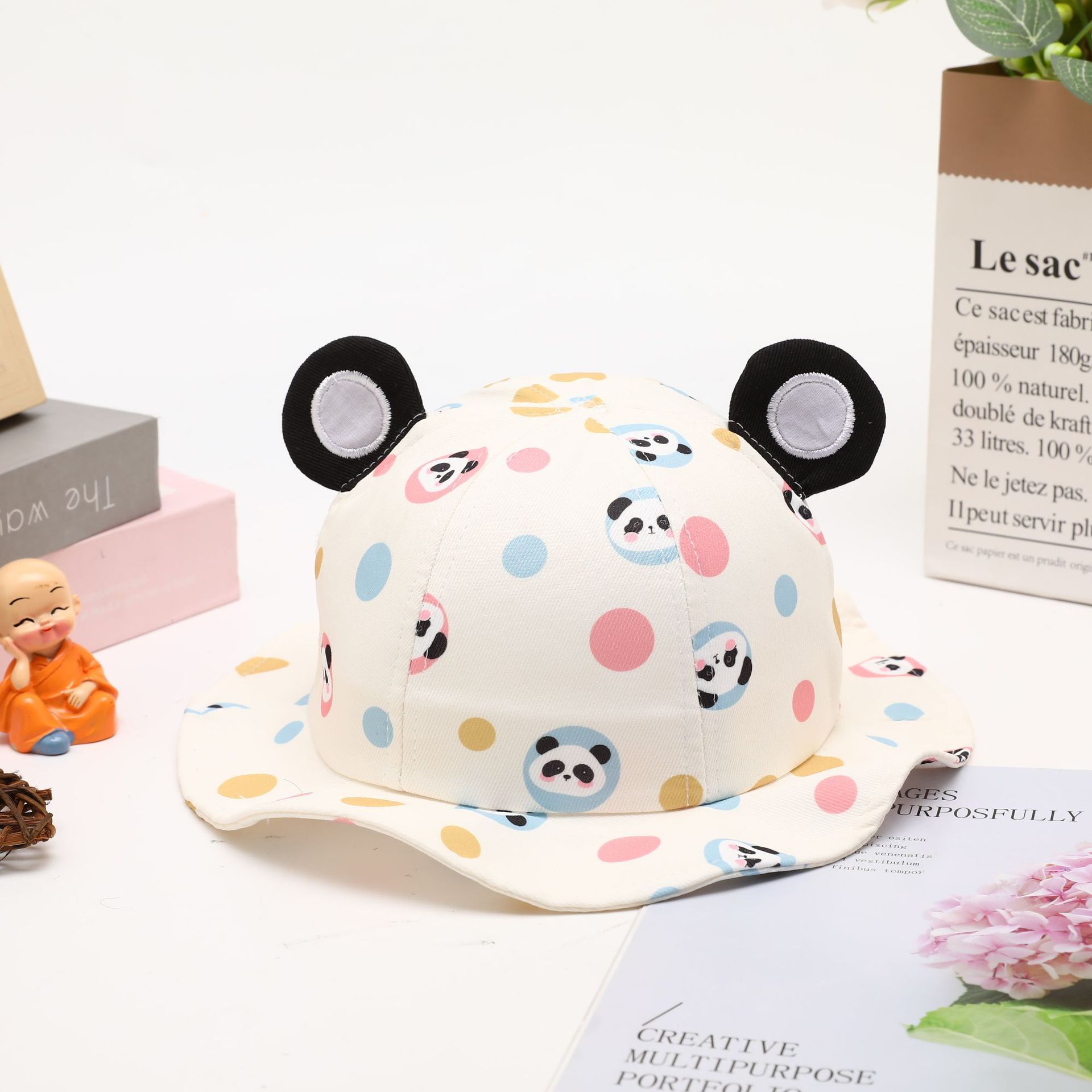 Panda de puntos rosados