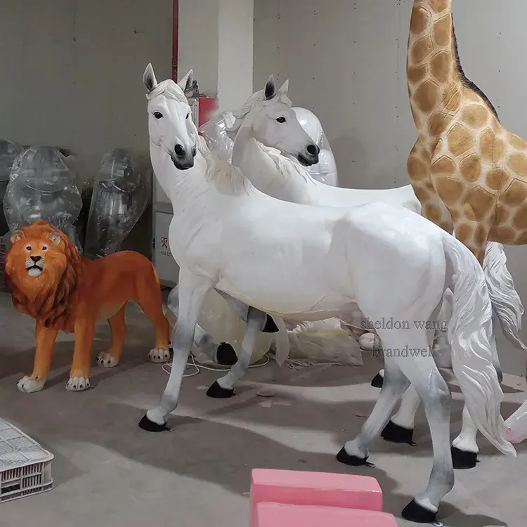 Miguo Support Oem Carrusel Caballo Fibra de vidrio Prop/Estatua de caballo de simulación de gran tamaño Blanco/Estatua de caballo de jardín de tamaño natural salvaje