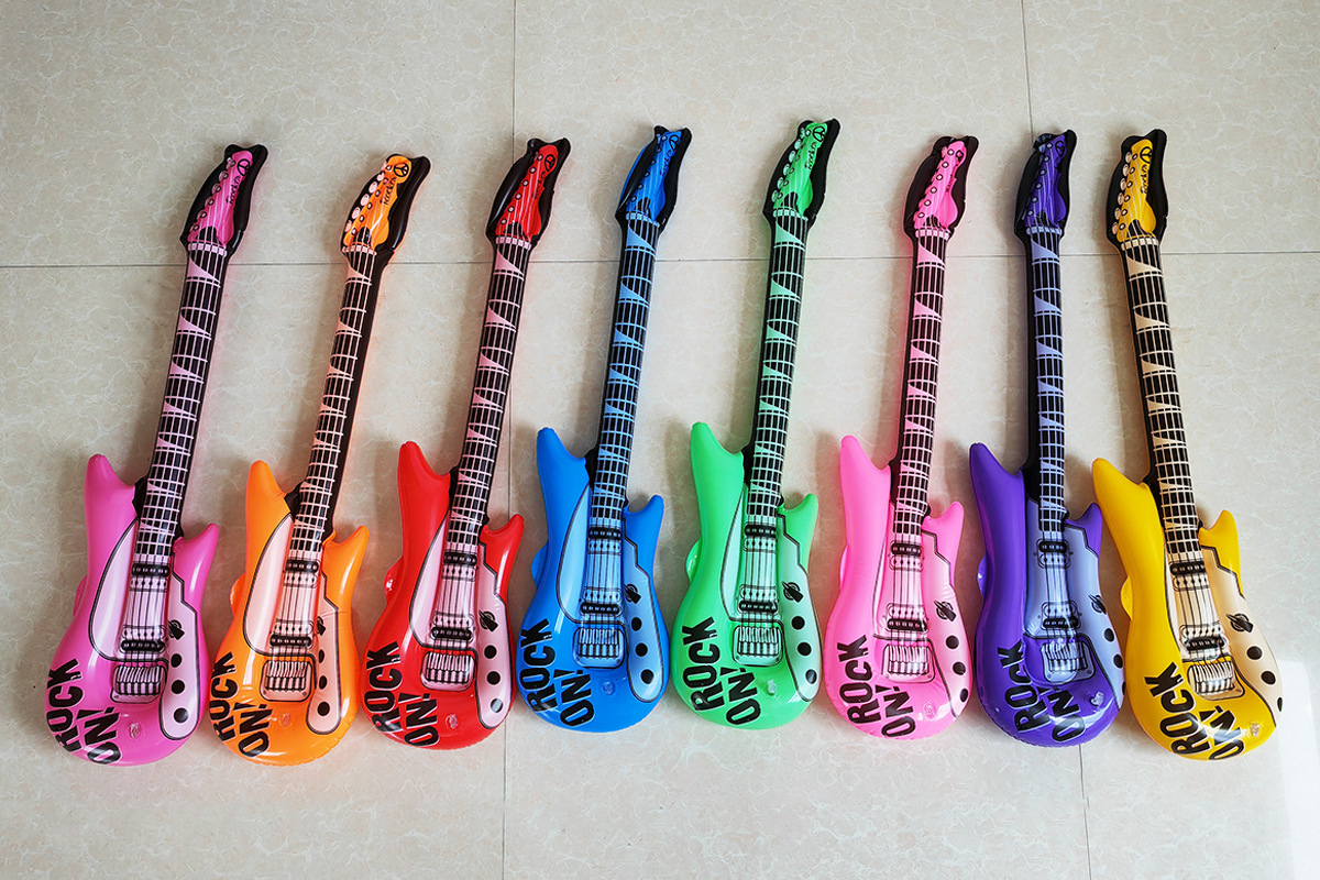 4 guitares de 95 cm
