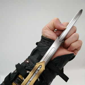 Game Cosplay Accessories <strong>Assassin</strong> 6 Thunder COSPLAY 1:1 Wrist Sleeve Sleeve Arrow Sword with Box - Product Image 3