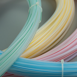 Kalite belgelendirme profesyonel yüksek sıcaklığa dayanıklı Ptfe plastik tüp <span class=keywords><strong>F4</strong></span> çizgili hortum