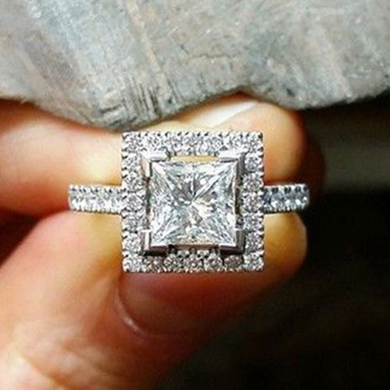 F865 white gold