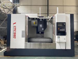 Alüminyum profil BT50 konik kontrollü GSK için özelleştirilmiş VMC1580 ağır tek mil dikey CNC işleme makinesi - Product Image 2