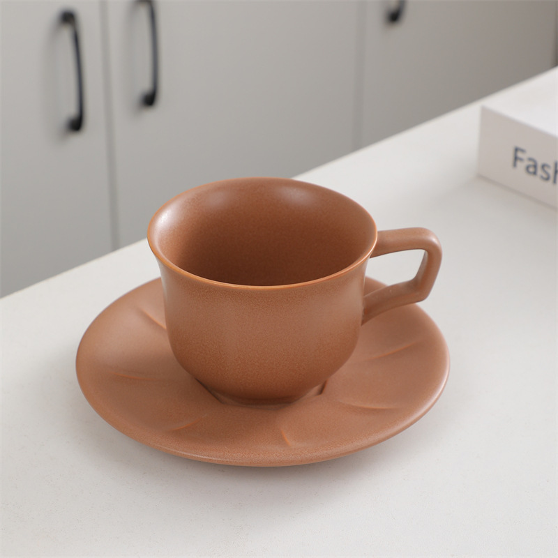 012-281 petal-pattern cup and saucer-caramel brown-280 ml