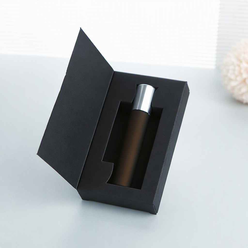 Coperchio argento + scatola nera