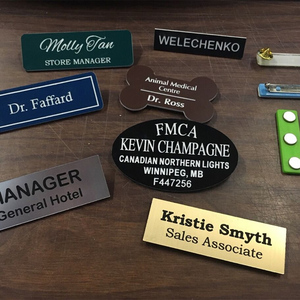 Trung Quốc Nhà Máy Giá tùy chỉnh nametag Fancy logo mạ vàng thép không gỉ Tên huy hiệu kim loại từ tên huy hiệu tùy chỉnh <span class=keywords><strong>name</strong></span> <span class=keywords><strong>tag</strong></span> - Product Image 5