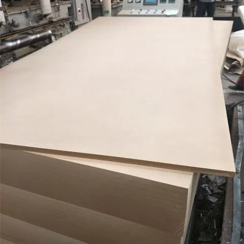 De alta calidad de 2,5mm 3mm 5mm 6mm 9mm 12mm 15mm 18mm MDF crudo/Plano MDF / MDF de Junta para la venta