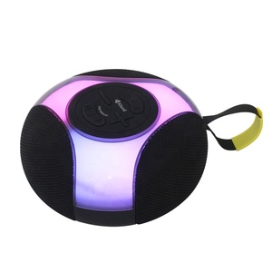 便携式IPX6防水蓝牙扬声器，带RGB发光二极管照明调频收音机和电池电源 - Product Image 3