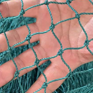 Commercial Black Green Small <strong>Mesh</strong> 2.5*2.5cm <strong>Mesh</strong> <strong>PE</strong> Knotted Golf Course <strong>Netting</strong> for Sale