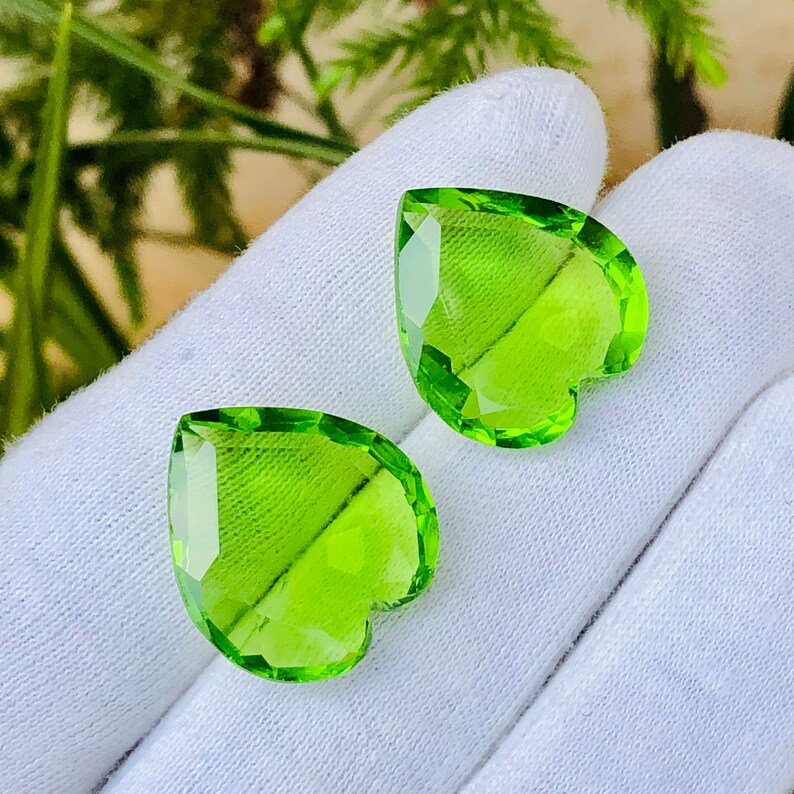 สีเขียว