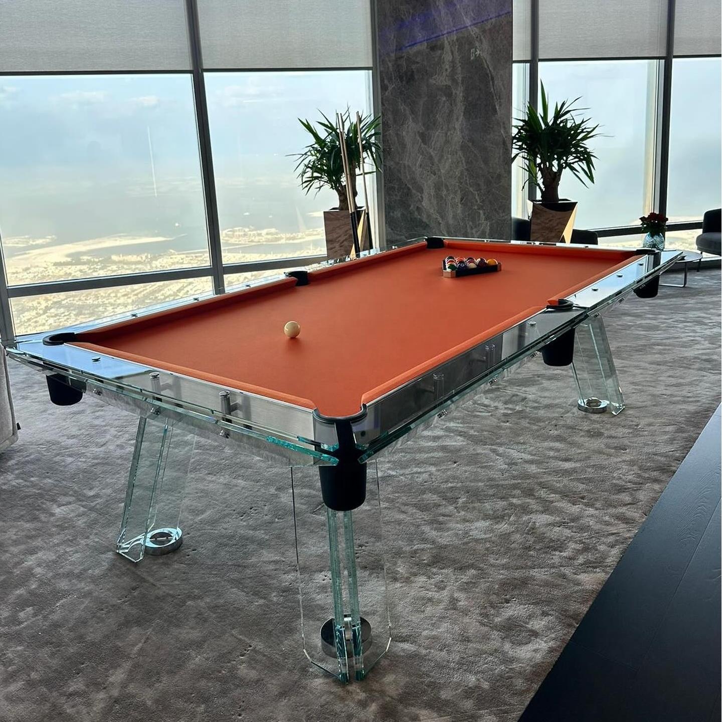 Table de billard en verre
