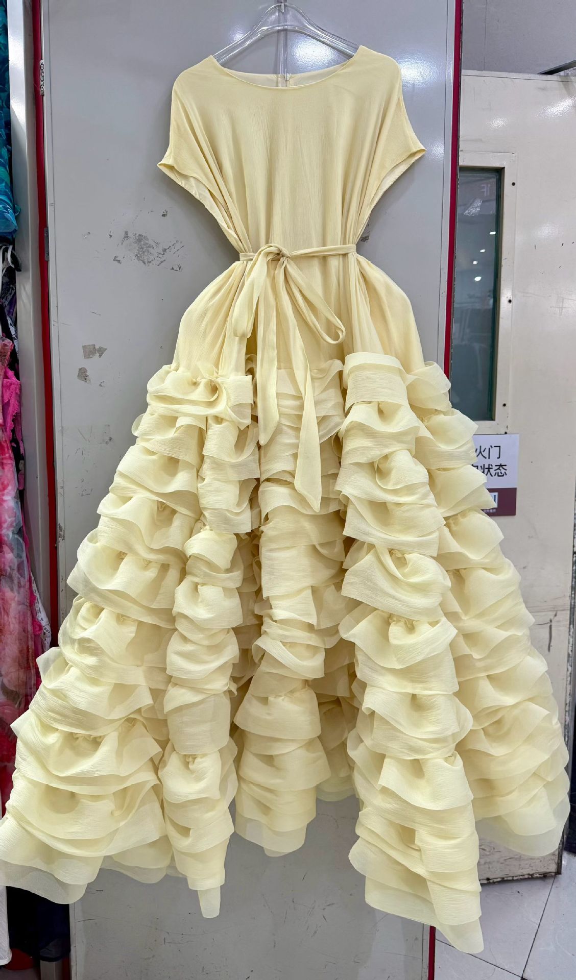 Jaune