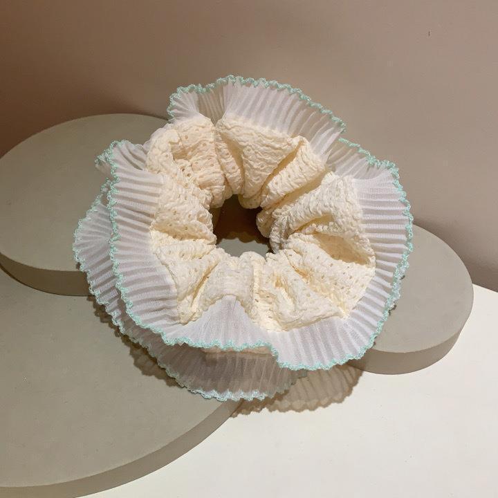 ผูกผมลูกไม้สีเขียว