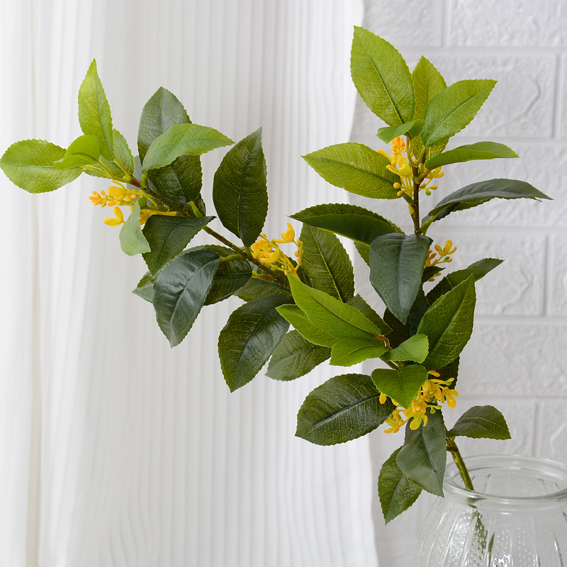 3 grandes fleurs jaunes fourchues