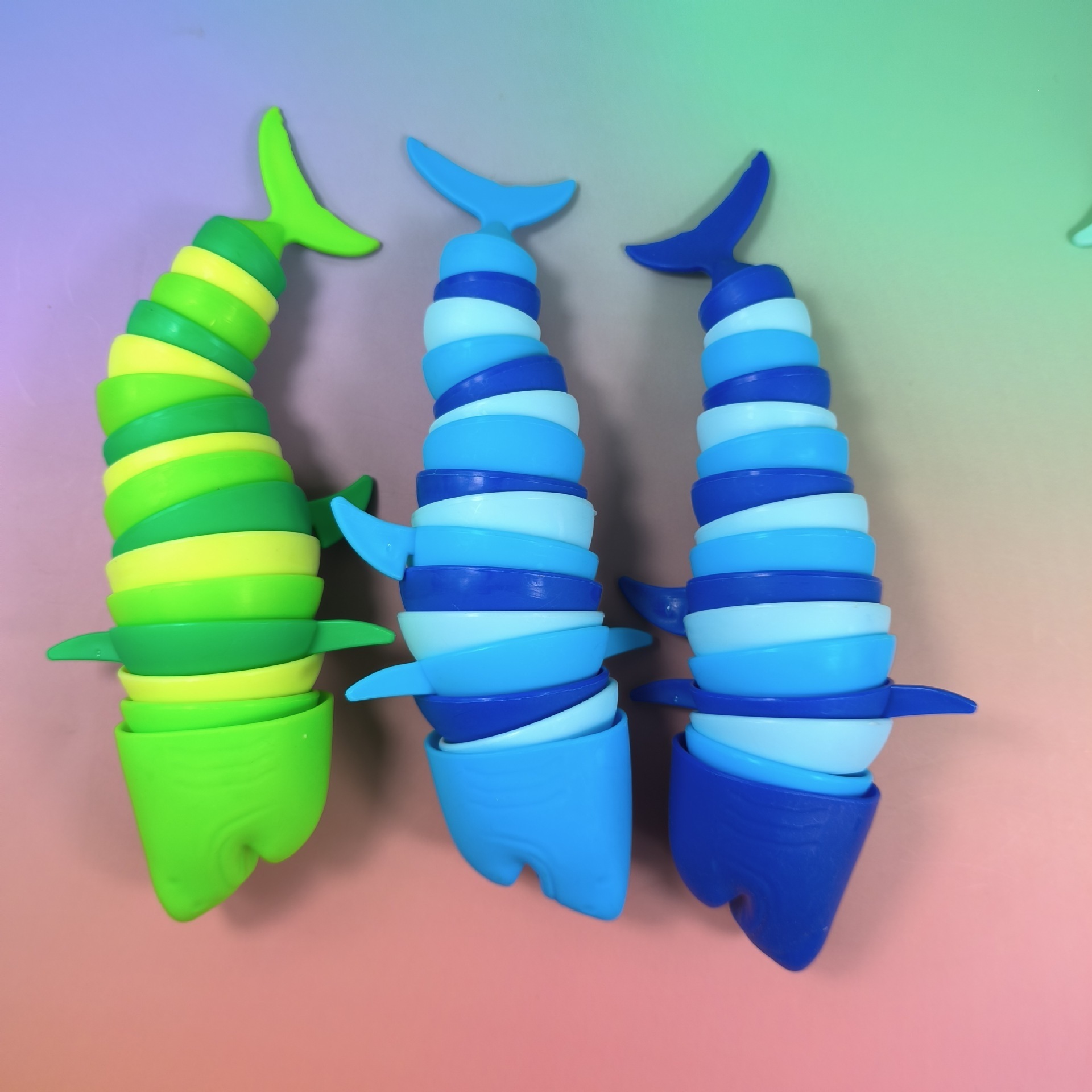 Chenille de requin colorée-145 cm-emballage nu