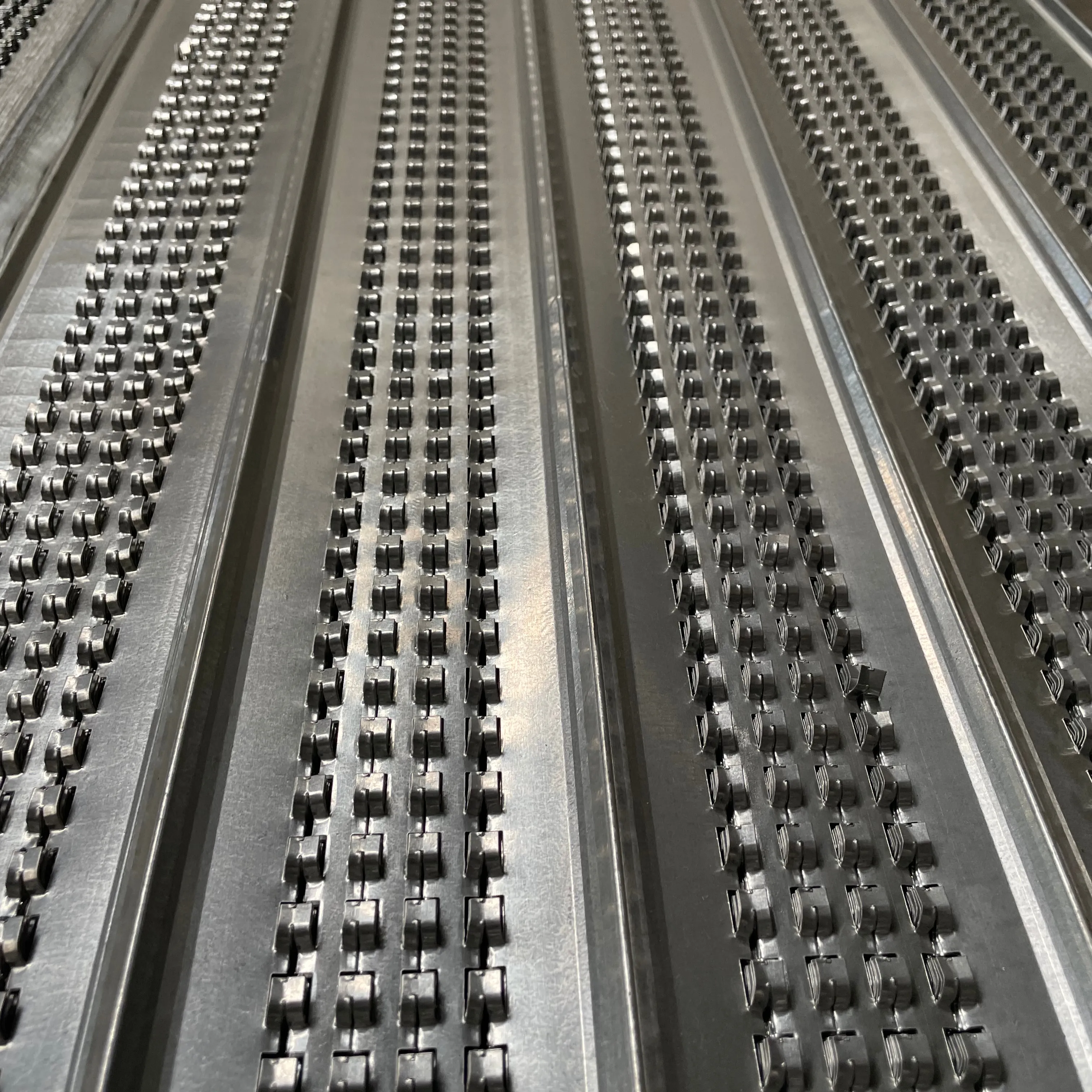 Suplai pabrik Zhenyu perca tambahan lembaran logam kuat untuk sambungan konstruksi