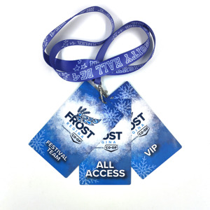 定制徽标印刷全彩塑料优质PVC材料ID <span class=keywords><strong>VIP</strong></span>聚酯挂绳通行证会员卡和活动徽章