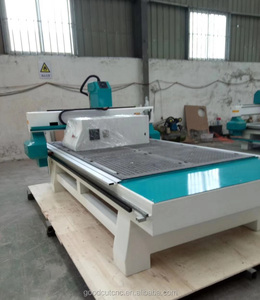 DSP controlada 1325 CNC enrutador para precisión de corte y grabado