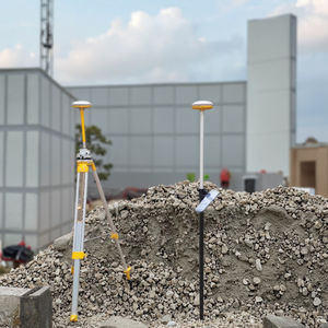 نظام تحديد المواقع بالليزر IP67 عالي الدقة قنوات GNSS <span class=keywords><strong>RTK</strong></span> معدات مسح جهاز استقبال مع قاعدة وروفر - Product Image 6