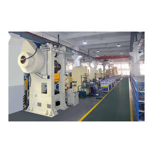 Punzonadora de láminas CNC DE FÁBRICA DE China, nueva máquina de prensa neumática CNC para producción de piezas pequeñas, aerodinámica completa