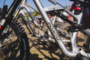 Özel MTB çerçeve 6061 <span class=keywords><strong>AL</strong></span> 27.5 ''29 inç tam süspansiyon yokuş aşağı bisiklet iskeleti yarış bisiklet çerçeveleri fabrika yetişkinler için