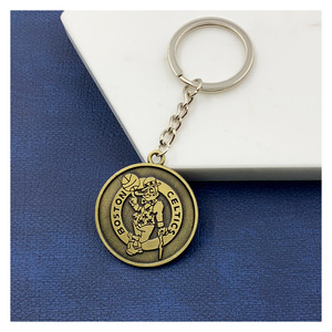 Metal anahtarlık Nba basketbol Fan hediye Mini basketbol takımı sembol anahtarlık roket savaşçı Laker koleksiyon sırt çantası kolye - Product Image 4