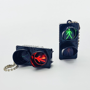 Tiktok hot-bán dễ thương phim hoạt hình mini LED Glowing Keychain điện tử giao thông ánh sáng Ba lô mặt dây chuyền cho người đi bộ làm bằng nhựa - Product Image 6