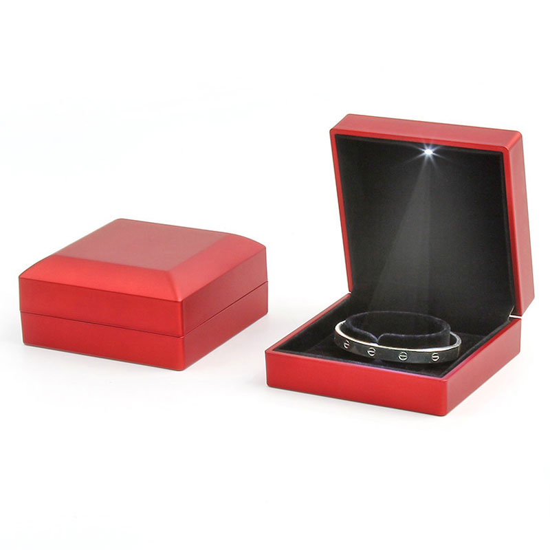 Boîte bracelet rouge
