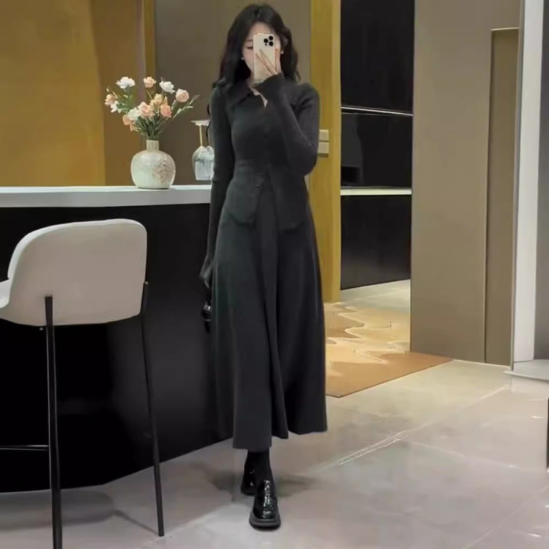 สีเทาเข้ม