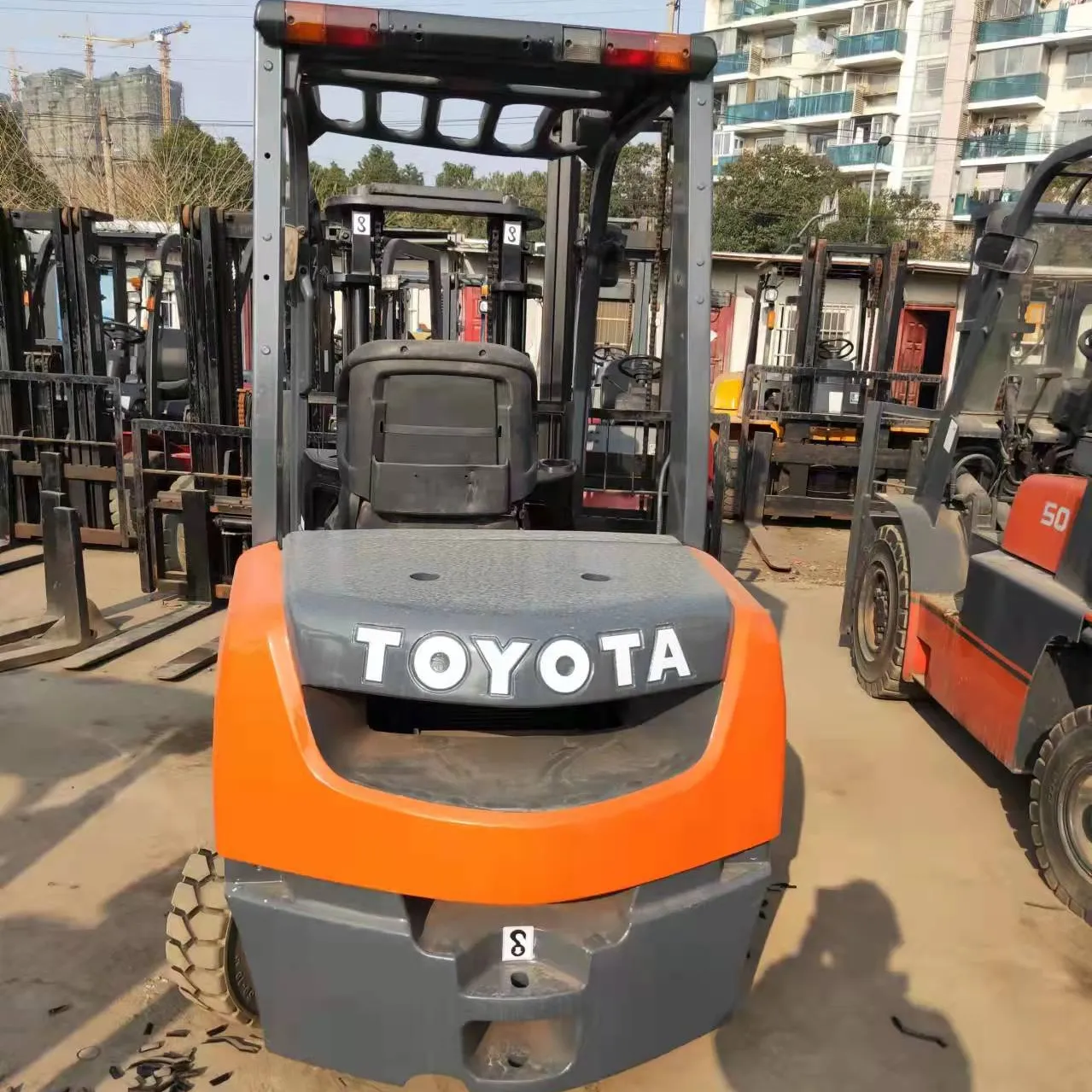 Mini carrello elevatore diesel 3 ton 5 ton 7ton tcm jac komatsu toyota carrello elevatore 3 alberi 4.5m carrello elevatore CAT usato