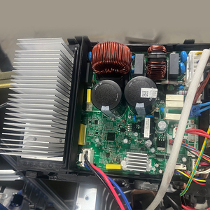 Kompakte Multi-Klimaanlage 12000 BTU Einfache Installation mit fern gesteuerter Schlafmodus-Wechsel richter Mini Split-Klimaanlage
