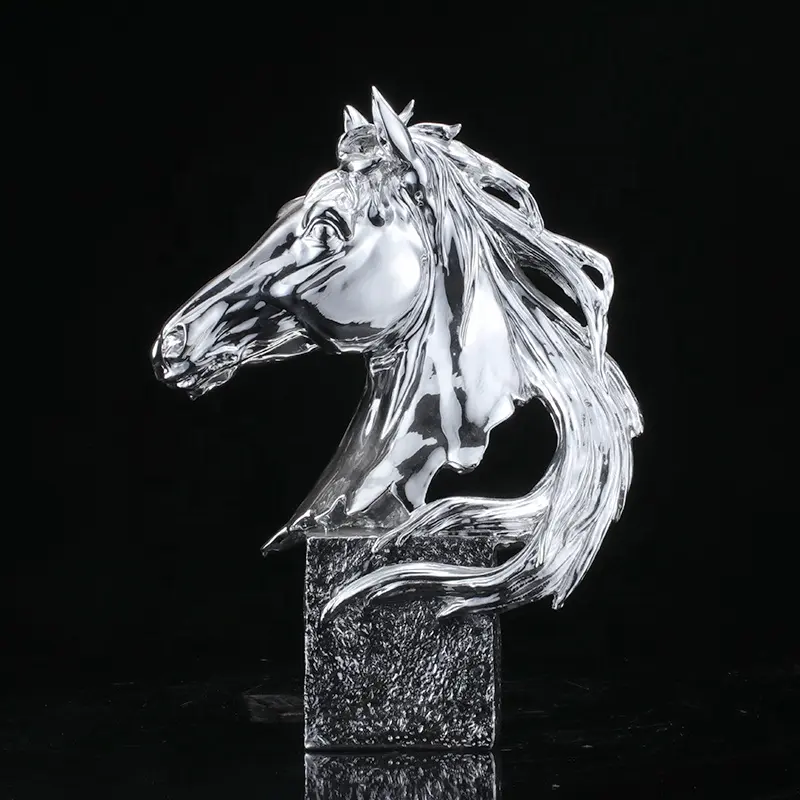 Arti E Mestieri Statue In Resina Testa di Cavallo Con Medaglia Trofeo Decorazione Della Casa Souvenir Scultura Artigianato Figurine Classic Award