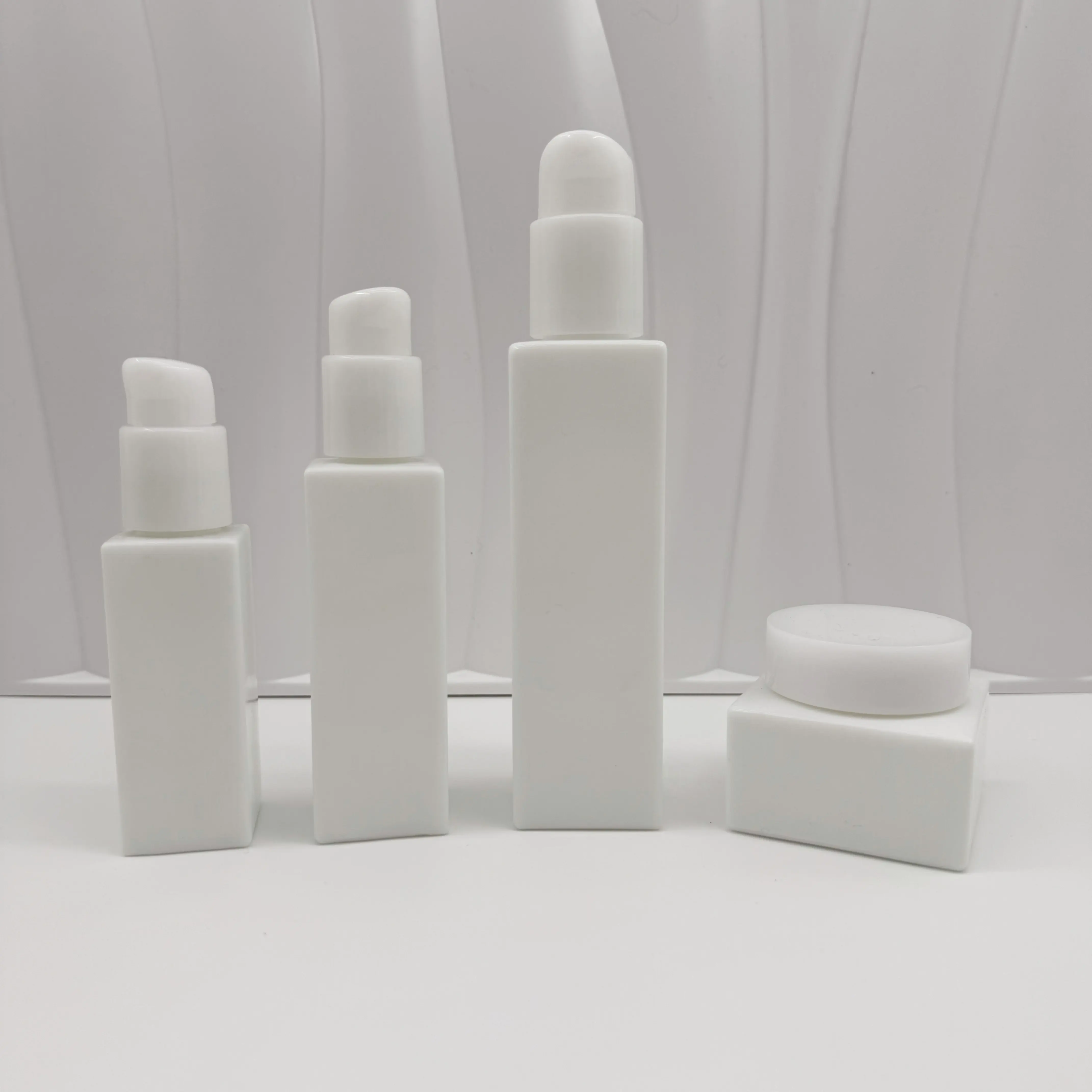 Botol rol minyak esensial kaca kemasan kosmetik terlaris 30 50 100 120ml botol minyak parfum volume opeal putih