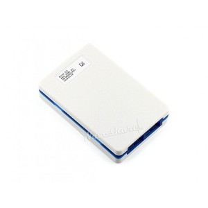 La herramienta de desarrollo del kit completo Atmel-ICE para depuración y programación viene con adaptadores y cables adicionales