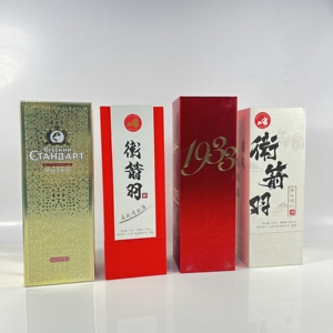 为高级烈酒和礼品手工制作的豪华定制酒盒
