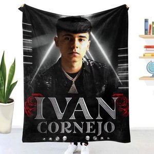2023การออกแบบที่กำหนดเองอีวาน Cornejo Karol G ผ้าห่มพิมพ์ผ้าห่มสักหลาด - Product Image 4