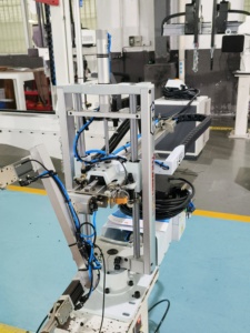 Robot oscilante Arml para máquina de moldeo por inyección vertical Sistema de automatización robótica industrial Pinza de fresado RL650 - Product Image 4