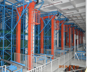 Grúa apiladora automatizada de diseño de elevador de palés AS/RS para sistema de almacenamiento de estanterías de almacén automático