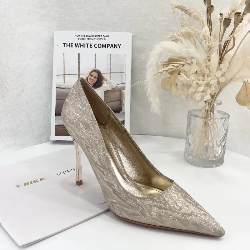 Nouveau style stiletto PU cuir stilettos dorés chaussures à talons hauts métalliques bout pointu or diamant talon pompes pour femmes élégantes