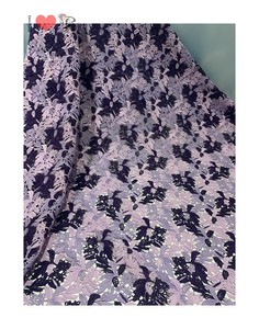 Bahar moda elbise için leylak ve pembe kombine çiçek gipür kumaş ile mor