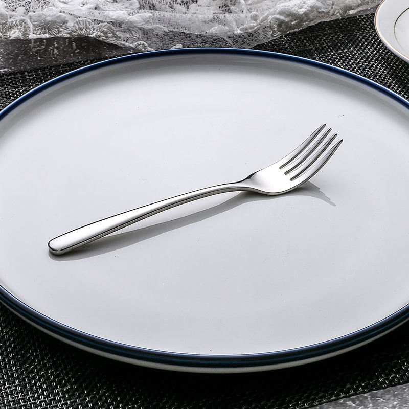 ส้อมชาเงิน